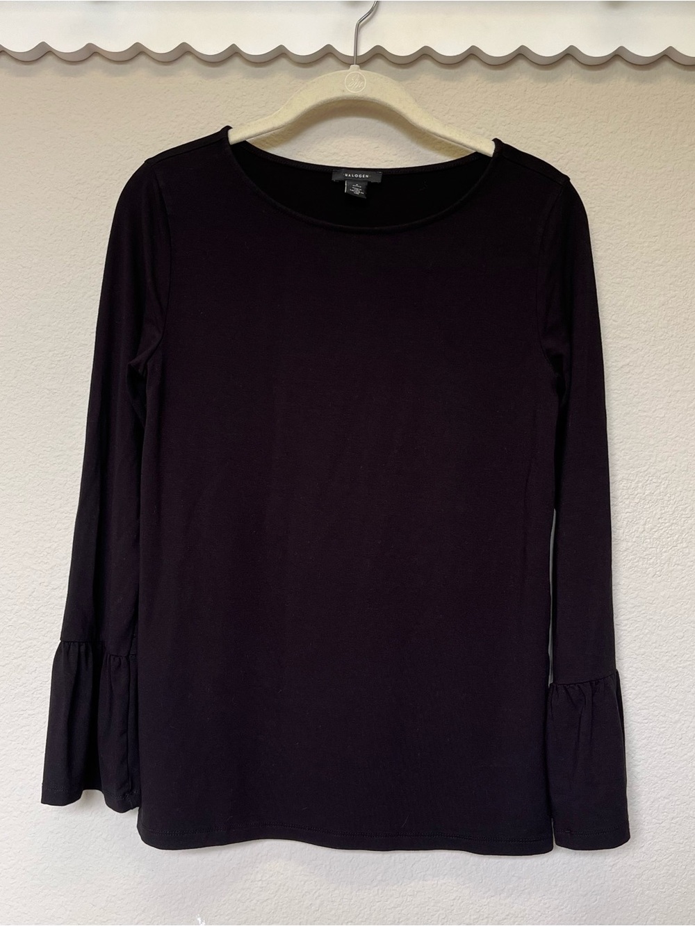 Halogen Black Long-Sleeve Ruffle Cuff Top